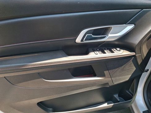 Used 2011 GMC Terrain SLE FWD image 12