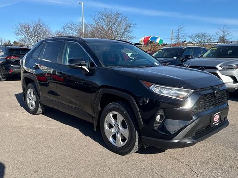 Used 2019 Toyota RAV4 XLE image 11