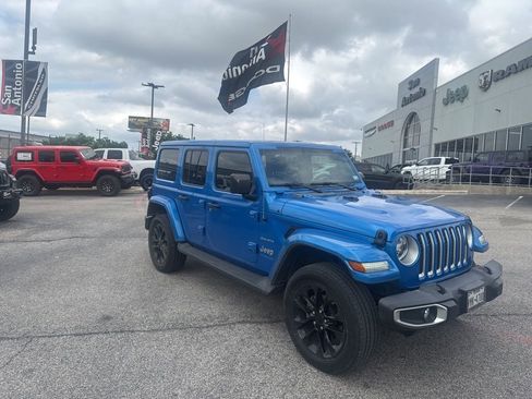 Used 2021 Jeep Wrangler Unlimited Sahara w/ Cold Weather Group AWD/4WD image 1