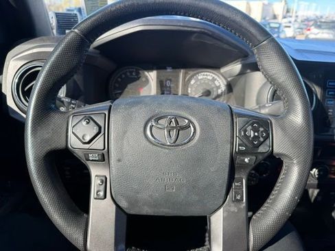 Used 2019 Toyota Tacoma TRD Off-Road w/ Technology Package image 12