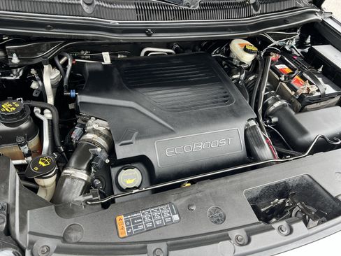 Used 2017 Ford Explorer Platinum image 29