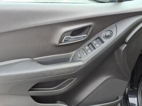 Used 2019 Chevrolet Trax LS w/ LPO, Cargo Package image 11