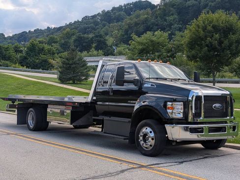 Used 2026 Ford F650 2WD SuperCab Super Duty image 2