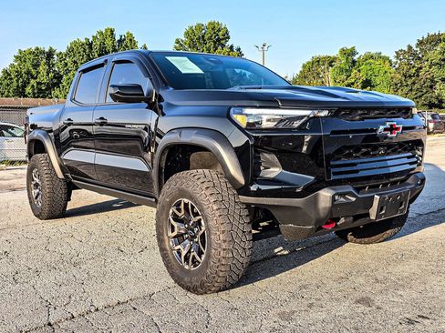 Used 2025 Chevrolet Colorado ZR2 w/ Technology Package AWD/4WD image 1