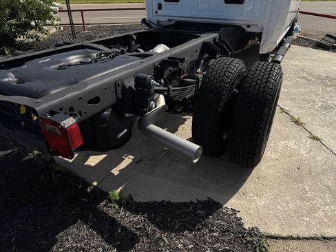 Used 2025 RAM 3500 Tradesman w/ Chrome Appearance Group AWD/4WD image 7