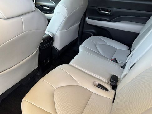 Used 2024 Toyota Grand Highlander AWD image 14