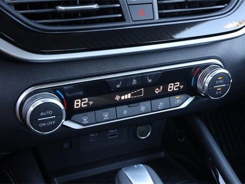 Certified 2024 Nissan Altima 2.0 SR image 18