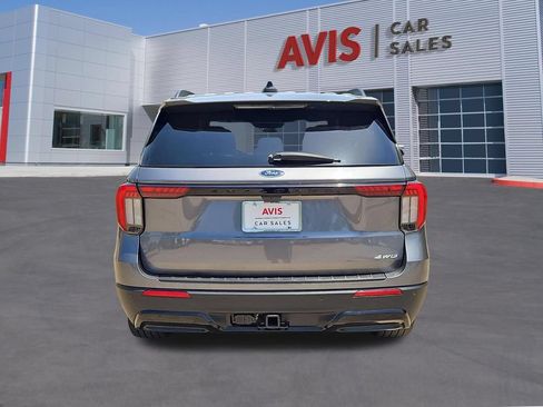 Used 2025 Ford Explorer ST-Line w/ ST-Line Street Pack AWD/4WD image 7