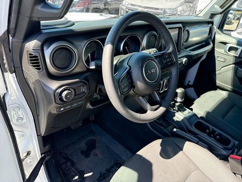 Used 2023 Jeep Wrangler Unlimited w/ Cold Weather Group image 10