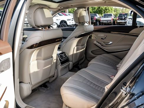 Used 2019 Mercedes-Benz S 560 Sedan image 43