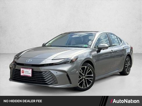 Used 2025 Toyota Camry XLE w/ Premium Plus Package FWD image 1