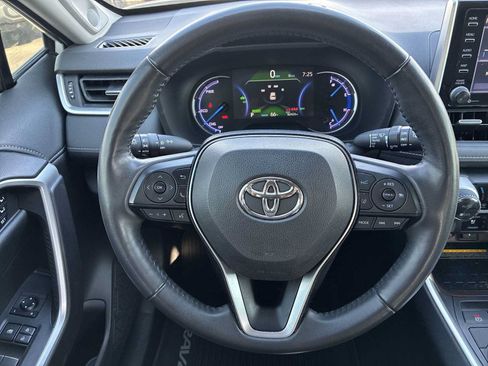 Used 2020 Toyota RAV4 Limited AWD/4WD image 11