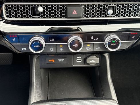 Certified 2022 Honda Civic EX image 29