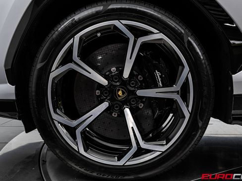 Used 2019 Lamborghini Urus image 20