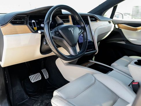 Used 2021 Tesla Model X Long Range image 3