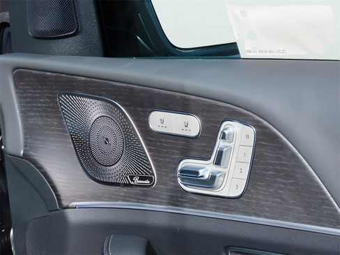 Used 2025 Mercedes-Benz GLS 450 GLS 450 image 21