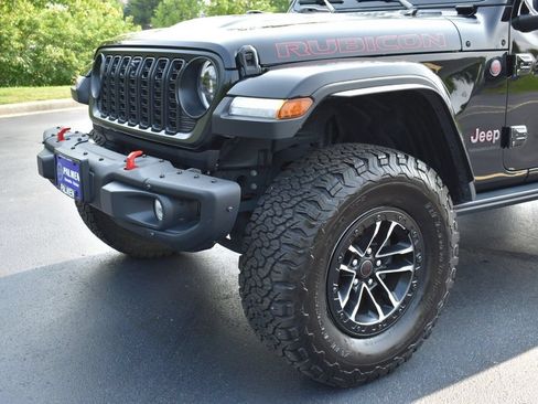 Used 2025 Jeep Wrangler Unlimited Rubicon AWD/4WD image 11