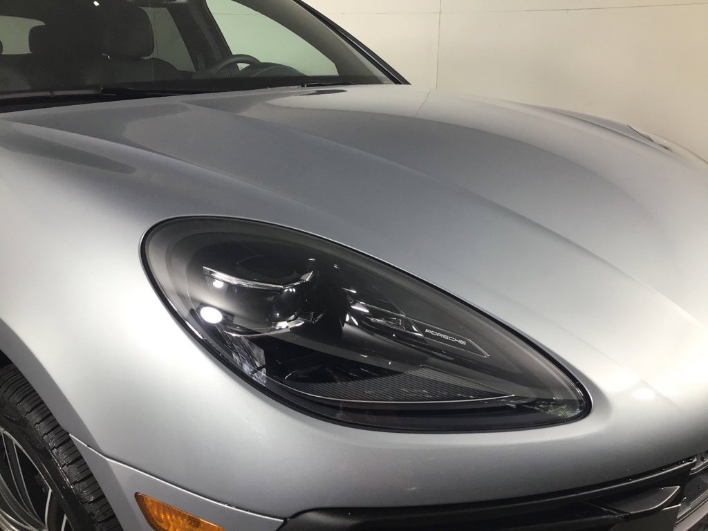 Certified 2026 Porsche Macan AWD/4WD image 14