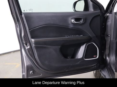 Used 2018 Jeep Compass Limited w/ Navigation Group AWD/4WD image 18