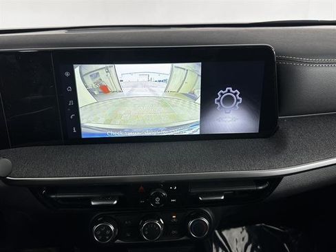 New 2025 Nissan Kicks SV w/ Illumination Package image 37