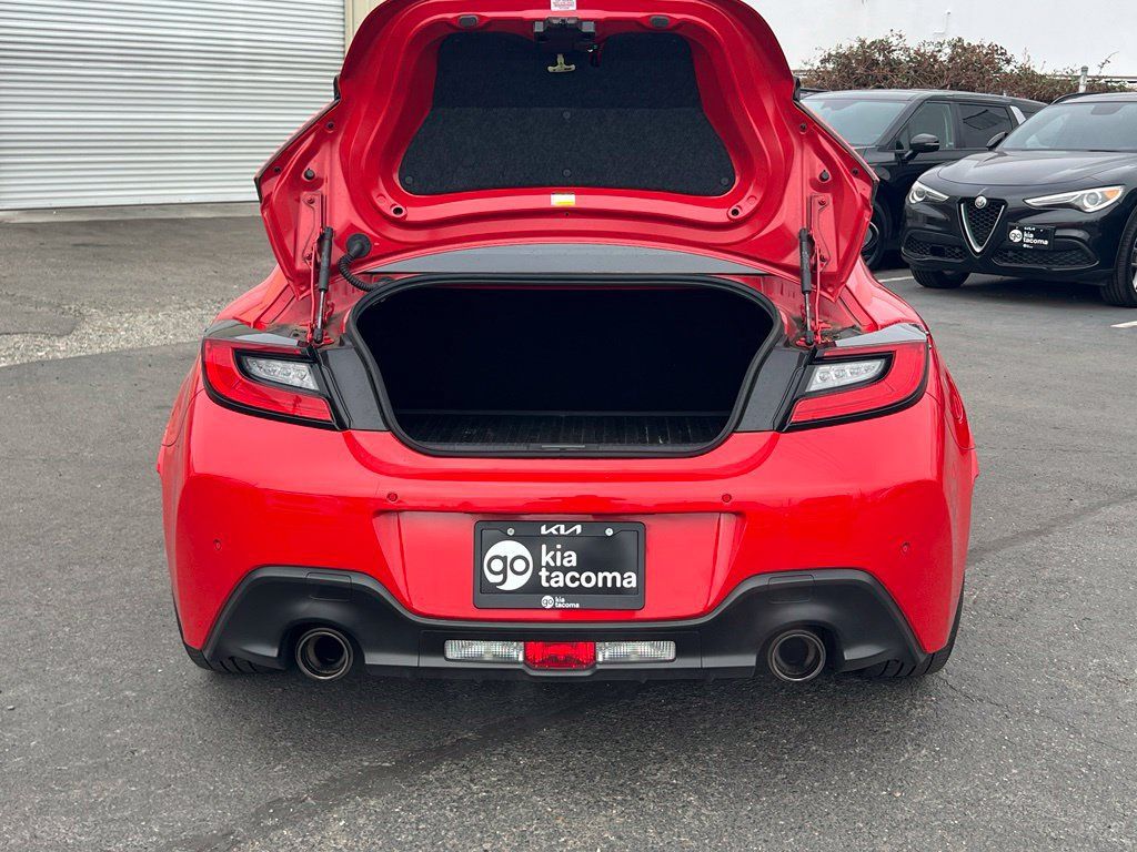 Used 2023 Toyota GR86 w/ ALL Weather Mat Package (TMS) RWD image 12