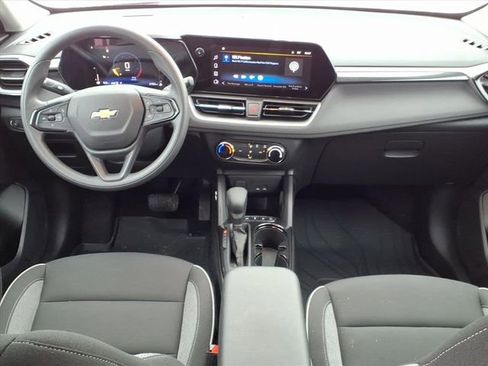 Used 2025 Chevrolet TrailBlazer LS w/ LS Convenience Package image 14