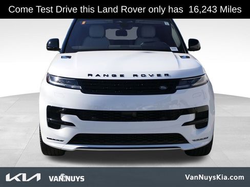 Used 2023 Land Rover Range Rover Sport SE Dynamic image 8