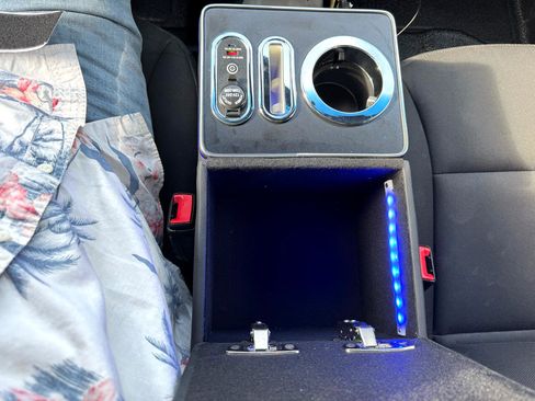 Used 2017 Ford Taurus Police Interceptor AWD image 16