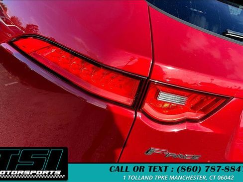 Used 2018 Jaguar F-PACE Premium image 30