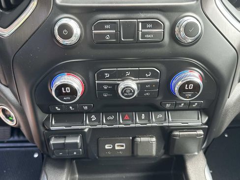 Used 2021 GMC Sierra 1500 AT4 image 32