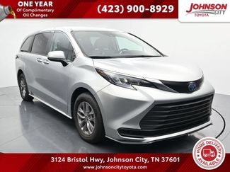 Used 2024 Toyota Sienna LE FWD video 1