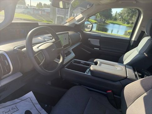 Used 2025 Ford Expedition Active RWD image 9
