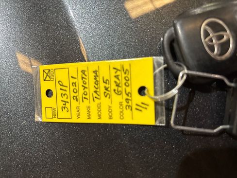 Used 2021 Toyota Tacoma SR5 w/ Technology Package image 30