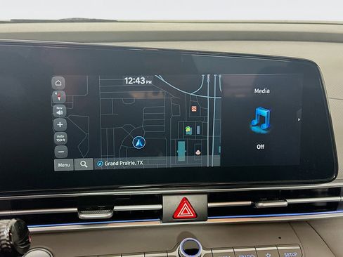 Used 2025 Hyundai Elantra SEL image 22