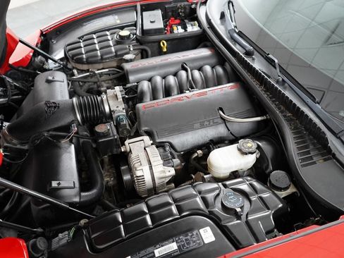 Used 2000 Chevrolet Corvette Coupe RWD image 25