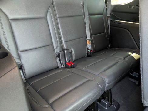 Used 2021 Chevrolet Tahoe Z71 image 14