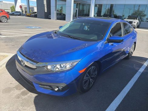 Used 2017 Honda Civic EX-T image 2