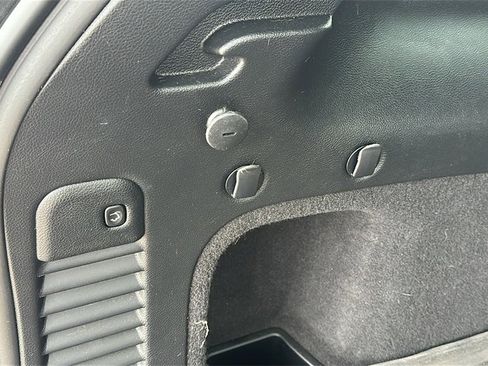 Used 2021 Jeep Grand Cherokee Laredo X image 28