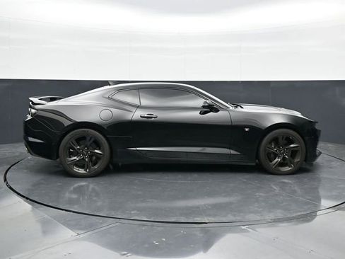 Used 2021 Chevrolet Camaro SS RWD image 8