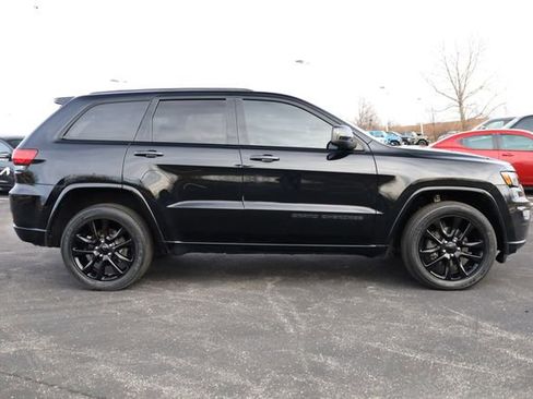 Used 2020 Jeep Grand Cherokee Altitude image 4