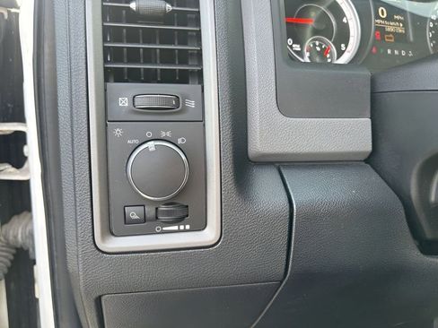 Used 2013 RAM 2500 Tradesman w/ Chrome Appearance Group image 23