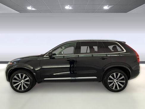 Used 2025 Volvo XC90 B6 Plus image 2