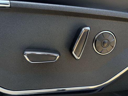 New 2025 Ford F150 Platinum w/ Equipment Group 702A High image 89