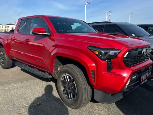 Certified 2024 Toyota Tacoma TRD Sport image 3