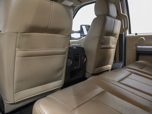 Used 2016 Ford F250 Lariat w/ Lariat Interior Package image 34