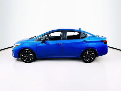 Used 2024 Nissan Versa SR FWD image 4
