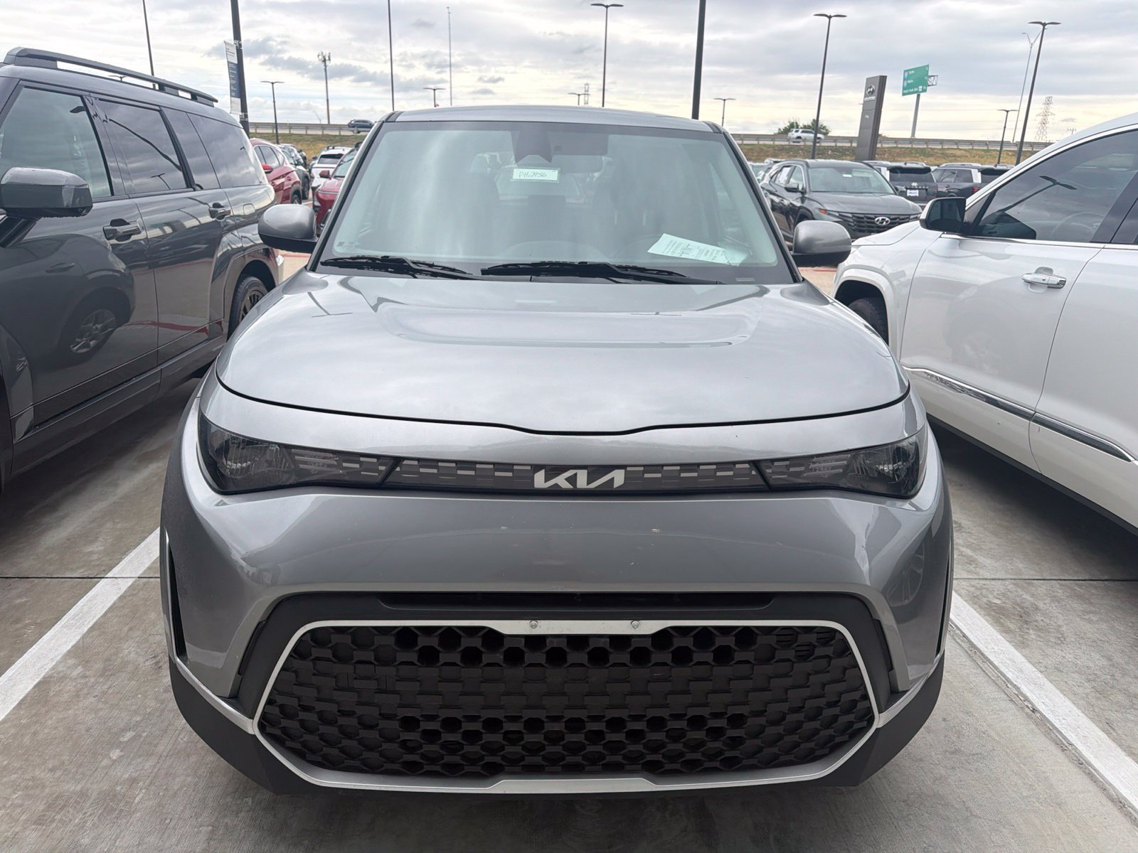 Used 2024 Kia Soul LX w/ Option Group 015 FWD image 2