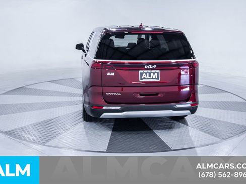 Used 2024 Kia Carnival LX image 8