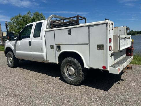 Used 2016 Ford F250 XL w/ Power Equipment Group AWD/4WD image 3