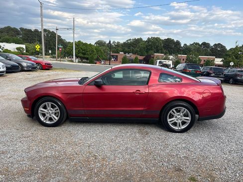 Used 2010 Ford Mustang Coupe RWD image 13